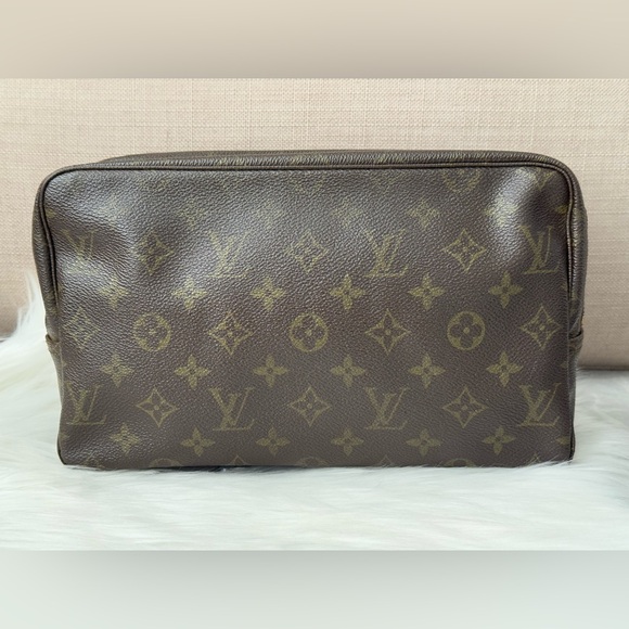 LOUIS VUITTON Monogram Trousse 28 - Picture 2 of 9